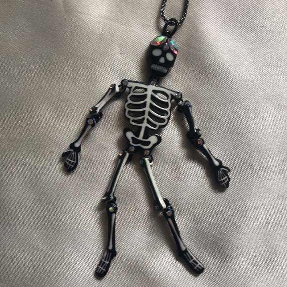 Betsey Johnson Hematite Tone Glow in The Dark Skeleton Pendant Necklace NWT - Picture 16 of 16